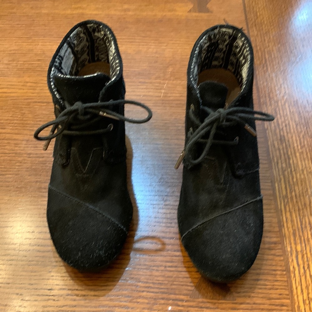Women’s Toms